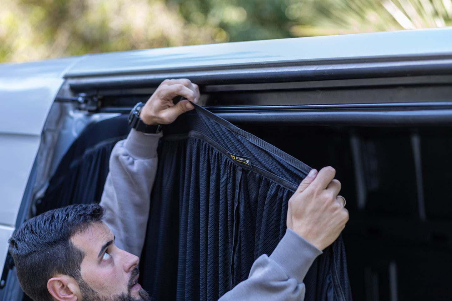 Mercedes-Benz Sprinter 2013-2025 - Tela Mosquiteira para Porta Lateral