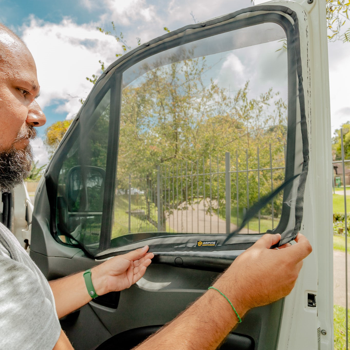 Mercedes-Benz Sprinter 2020-2025 - Tela Mosquiteira para Janelas Dianteiras